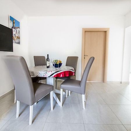 Apartamento Colic Njivice Exterior foto