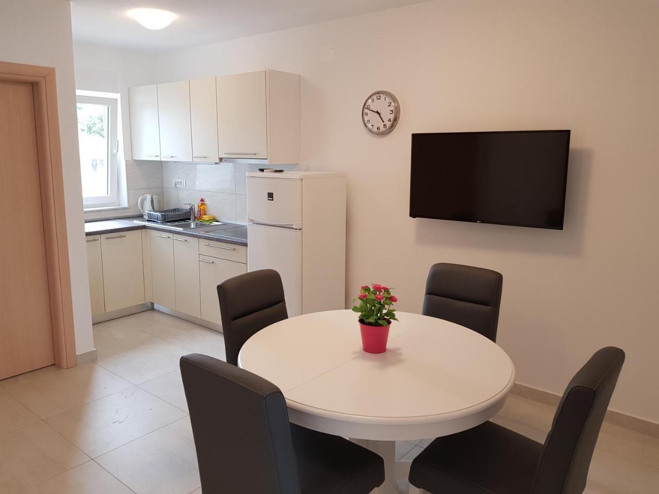 Apartamento Colic Njivice Exterior foto