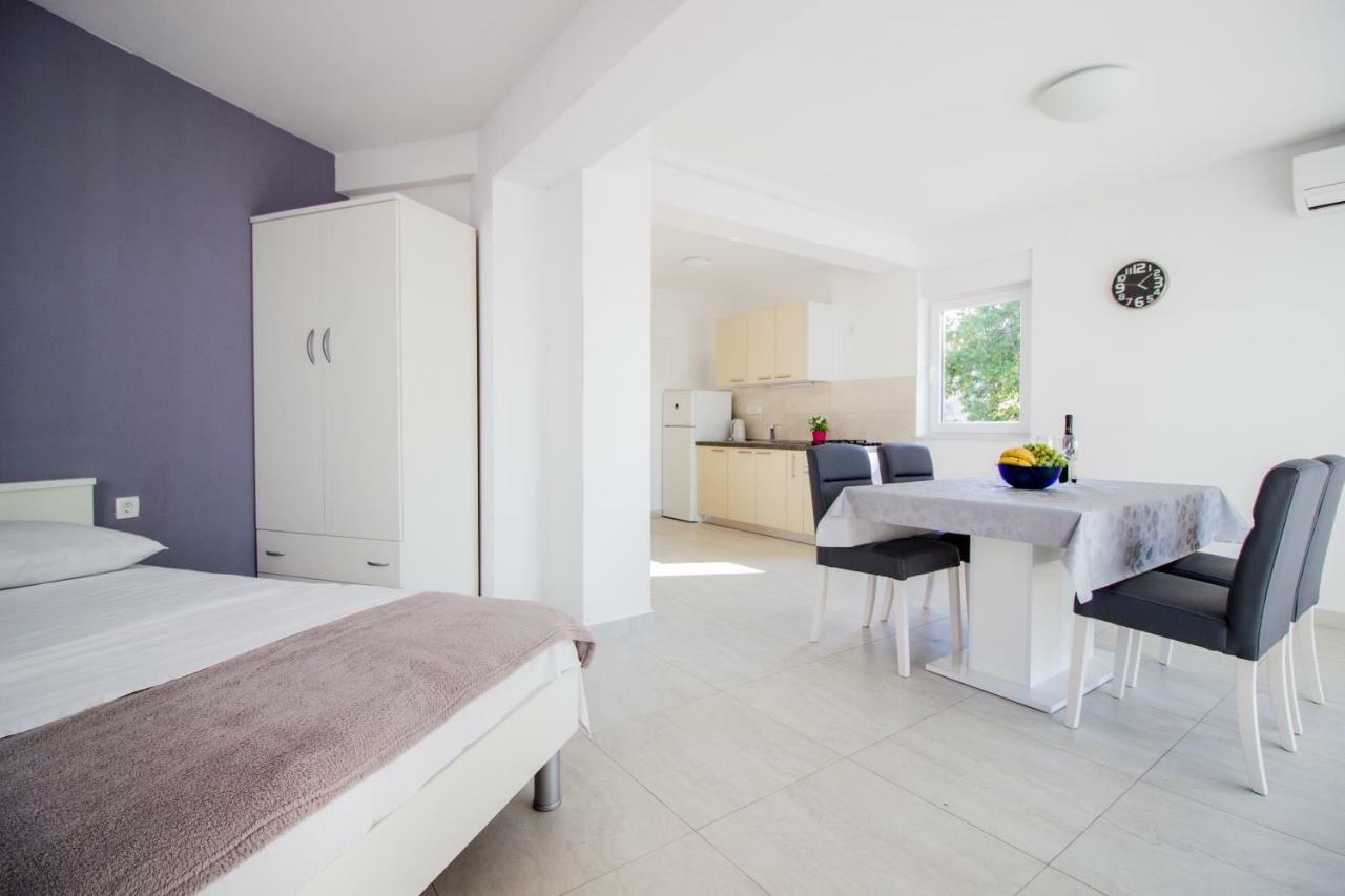 Apartamento Colic Njivice Exterior foto