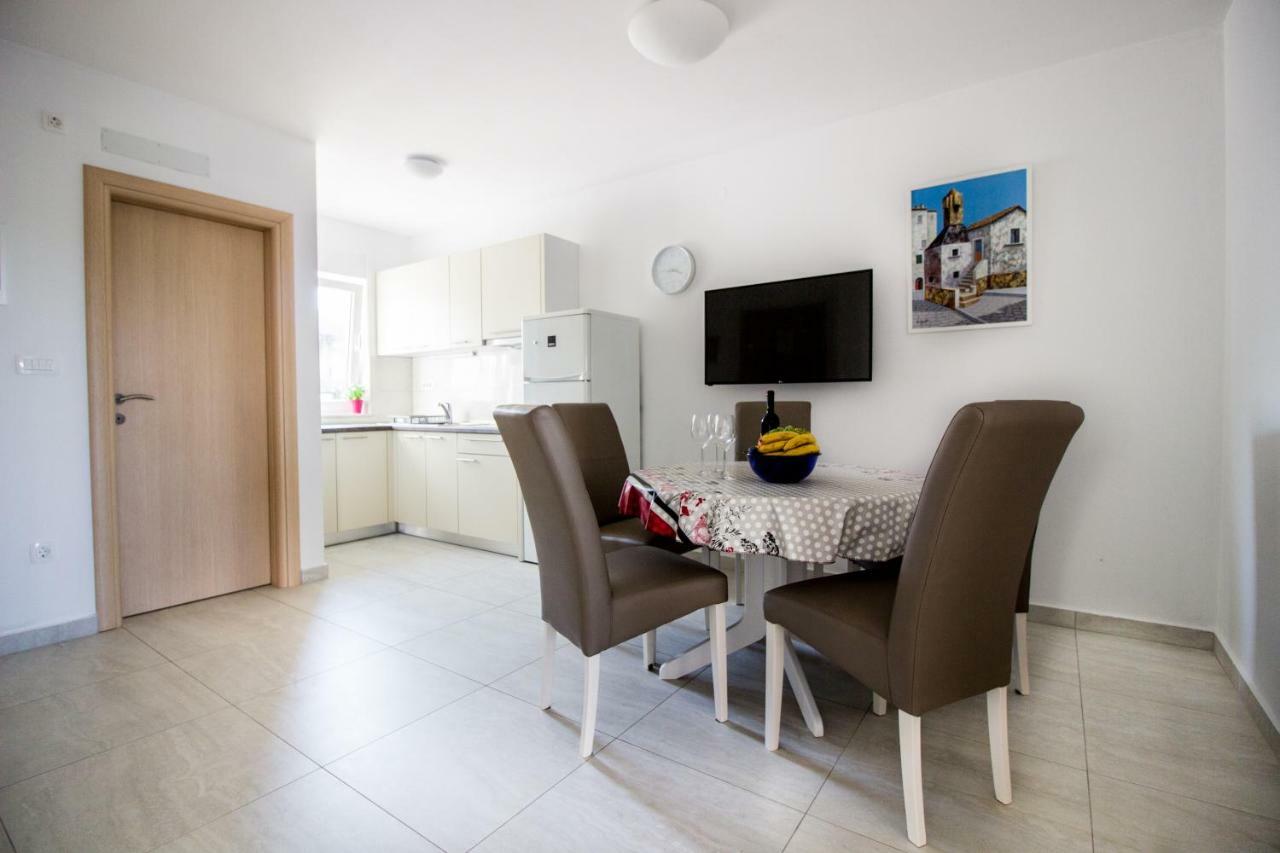 Apartamento Colic Njivice Exterior foto