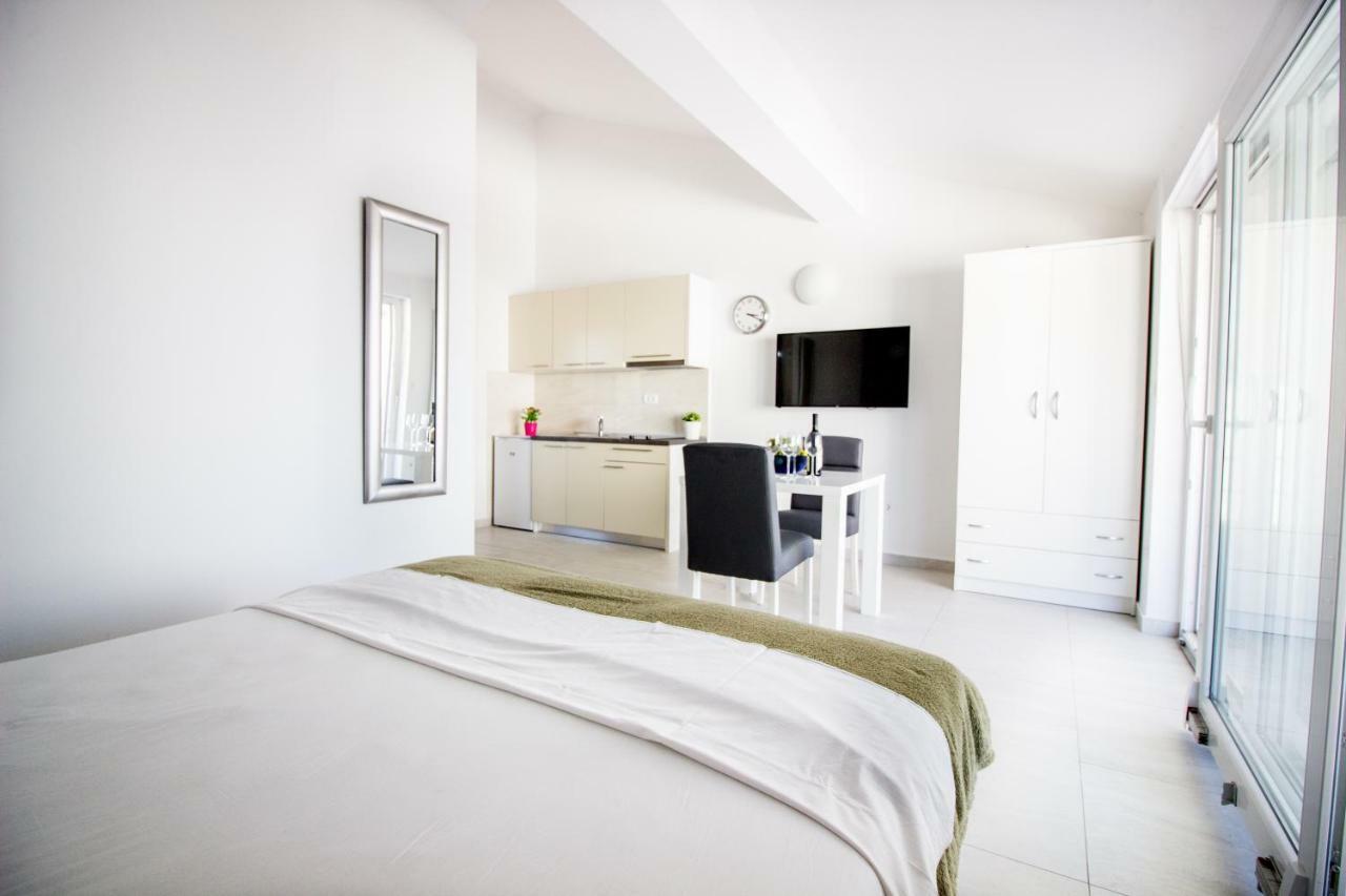 Apartamento Colic Njivice Exterior foto